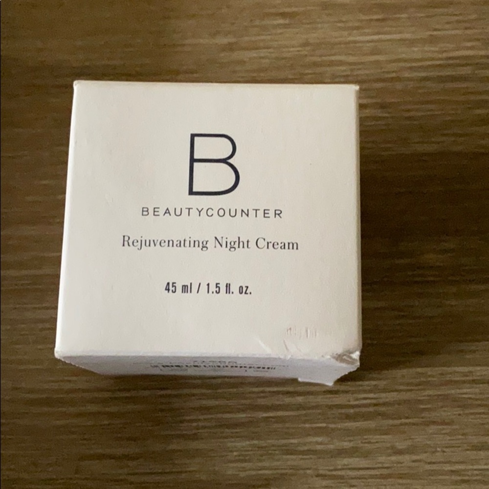 Rejuvenating night cream
